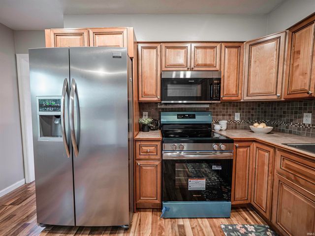 922 Forest Glen Drive, Evansville, IN 47712