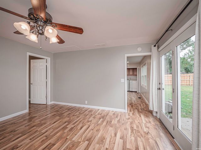 922 Forest Glen Drive, Evansville, IN 47712