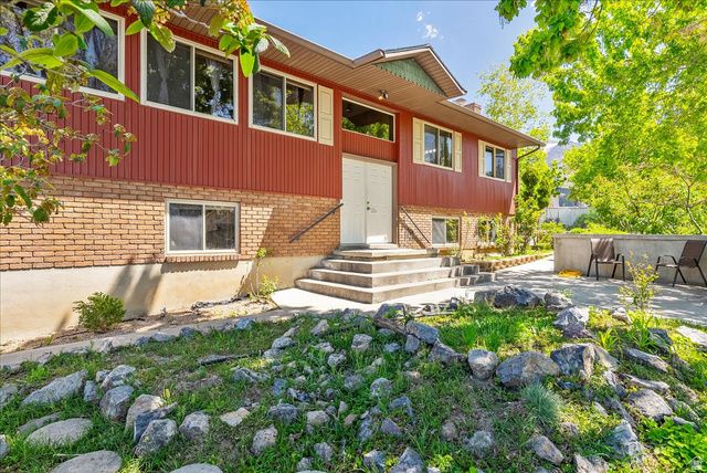 11 S CLARK LN, Elk Ridge, UT 84651
