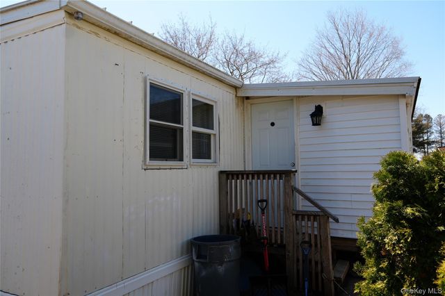 703-106 Fresh Pond Avenue, Calverton, NY 11792