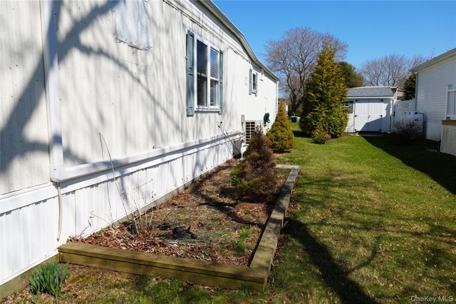 703-106 Fresh Pond Avenue, Calverton, NY 11792