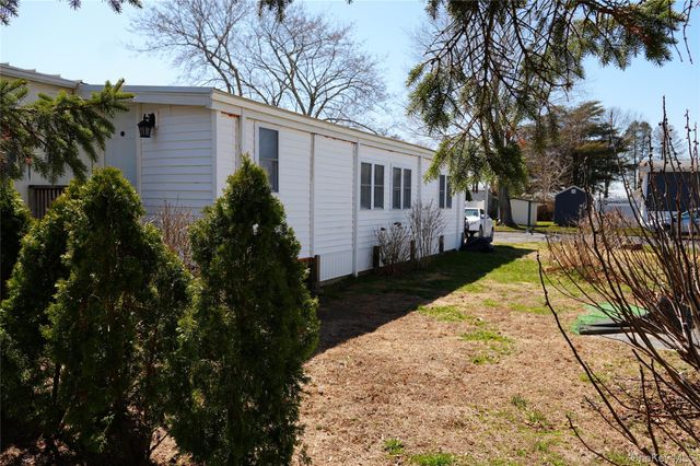 703-106 Fresh Pond Avenue, Calverton, NY 11792