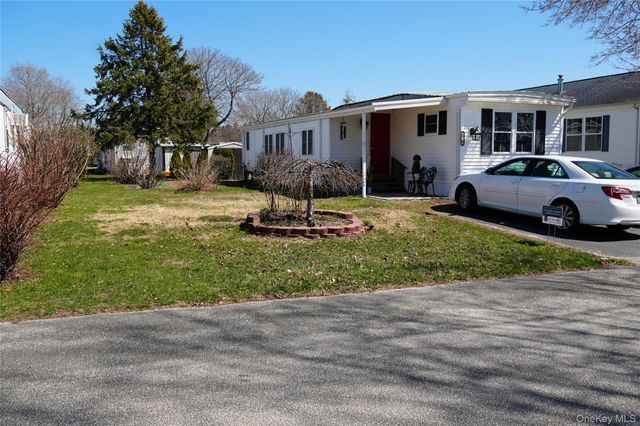 703-106 Fresh Pond Avenue, Calverton, NY 11792