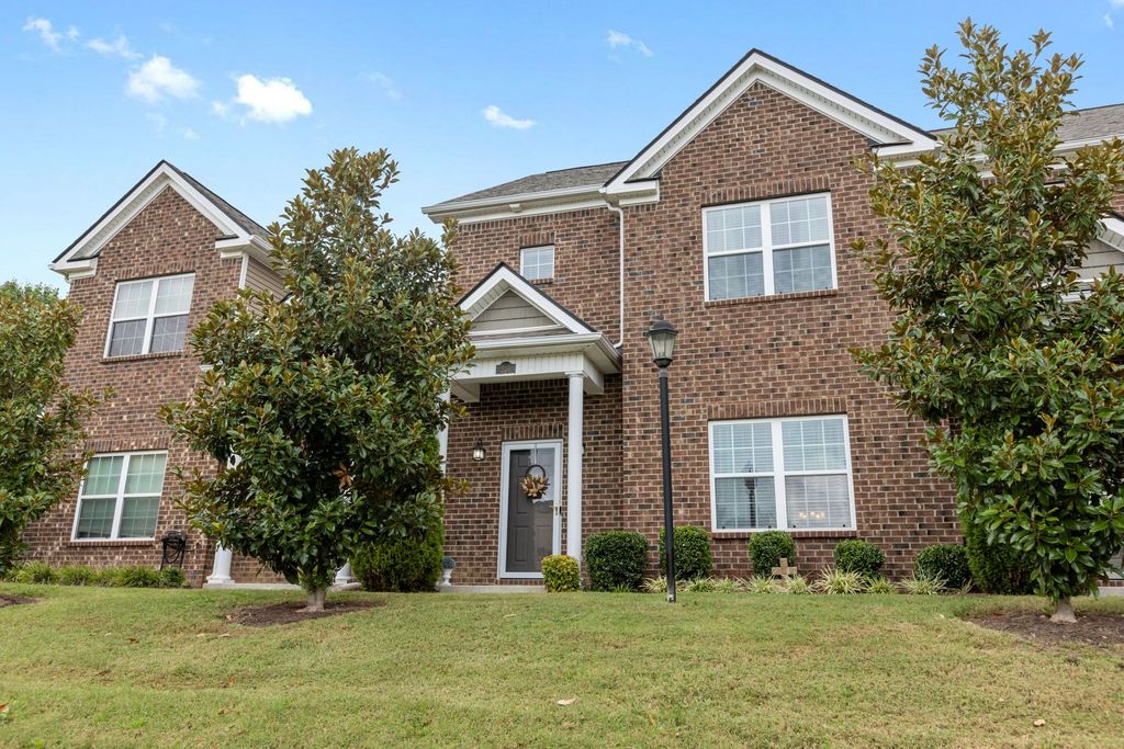 236 Rowlette Cir, Murfreesboro, TN 37127