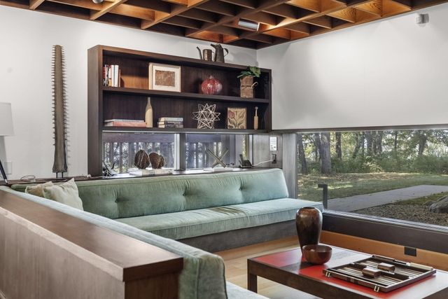 1600 Rocky Gap Road, Benton Twp, MI 49022