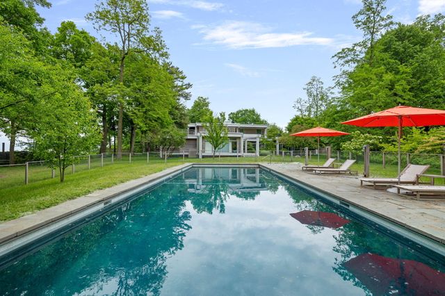 1600 Rocky Gap Road, Benton Twp, MI 49022