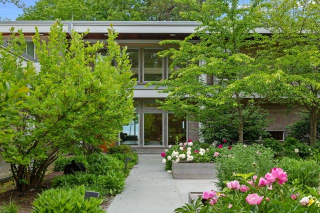 1600 Rocky Gap Road, Benton Twp, MI 49022