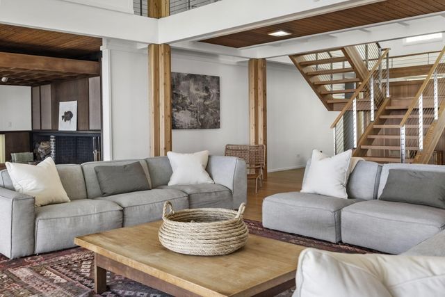 1600 Rocky Gap Road, Benton Twp, MI 49022