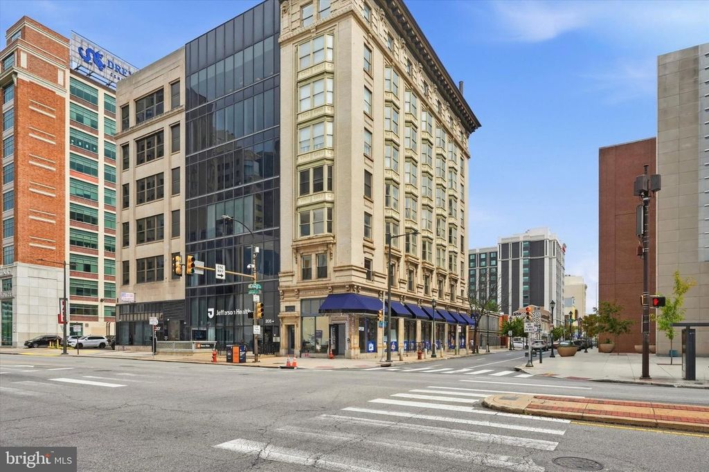 201 N BROAD ST #4, PHILADELPHIA, PA 19107 — exterior