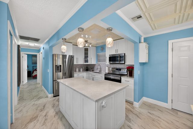 1020 Avon Road, West Palm Beach, FL 33401