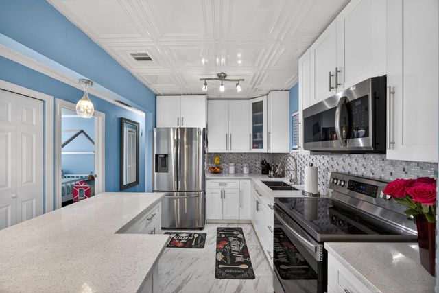 1020 Avon Road, West Palm Beach, FL 33401