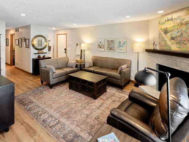 14432 Fairway Drive 172, Eden Prairie, MN 55344