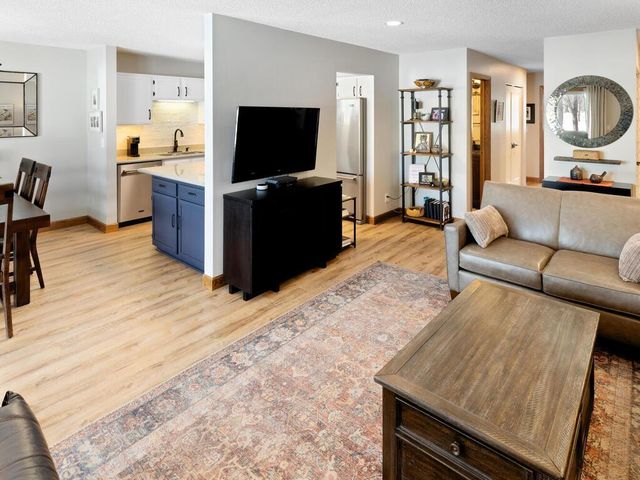 14432 Fairway Drive 172, Eden Prairie, MN 55344