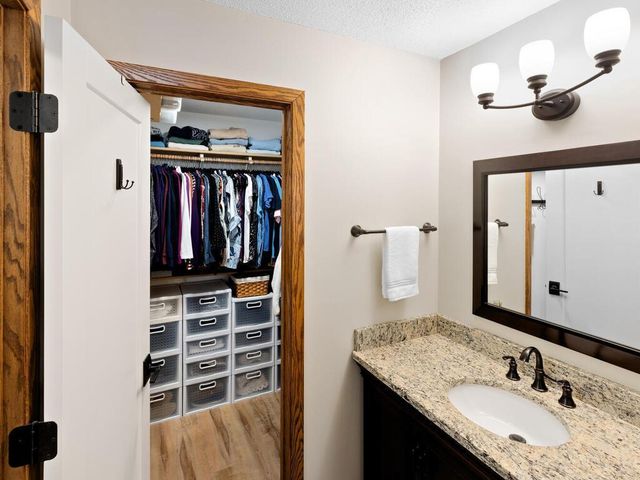 14432 Fairway Drive 172, Eden Prairie, MN 55344