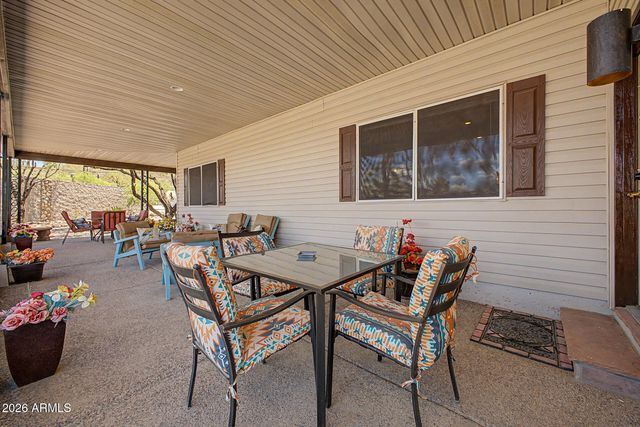 49631 N 27TH Avenue, New River, AZ 85087
