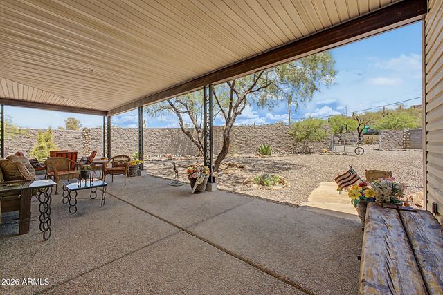 49631 N 27TH Avenue, New River, AZ 85087