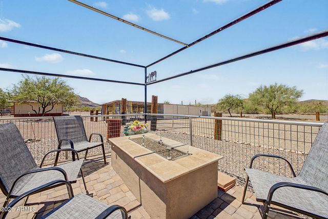 49631 N 27TH Avenue, New River, AZ 85087