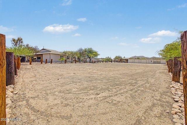 49631 N 27TH Avenue, New River, AZ 85087