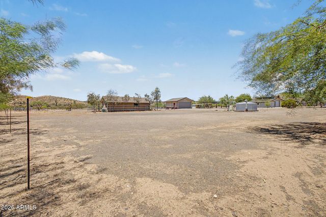 49631 N 27TH Avenue, New River, AZ 85087