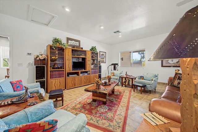 49631 N 27TH Avenue, New River, AZ 85087