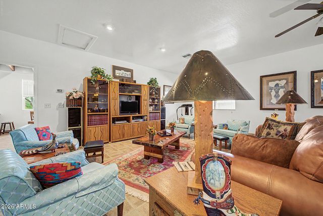 49631 N 27TH Avenue, New River, AZ 85087