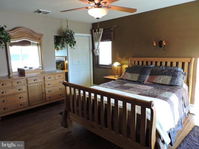 55 CHESTNUT DR, Richboro, PA 18954