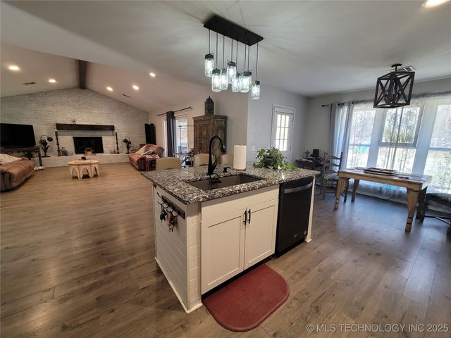 114245 S 4172 Road, Checotah, OK 74426