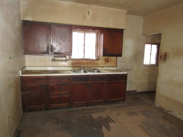 712 7th St, Oakmont, PA 15139