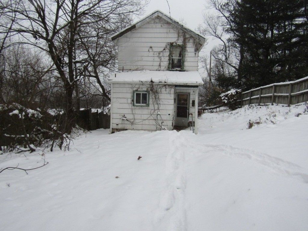 712 7th St, Oakmont, PA 15139