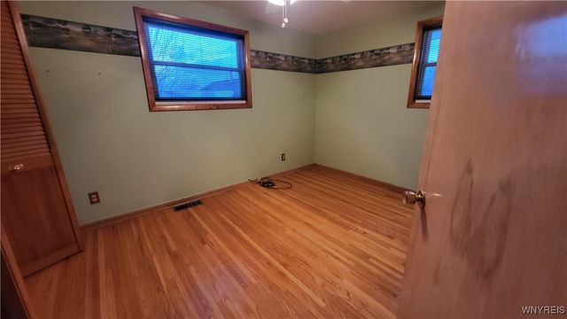 1185 Mineral Springs Road, West Seneca, NY 14224