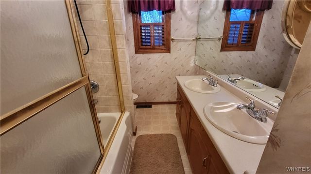 1185 Mineral Springs Road, West Seneca, NY 14224