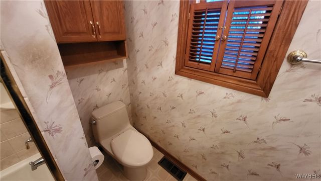 1185 Mineral Springs Road, West Seneca, NY 14224