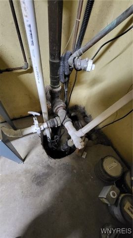 1185 Mineral Springs Road, West Seneca, NY 14224