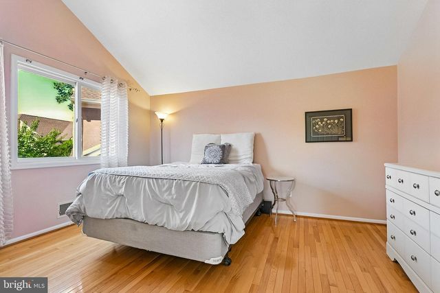 112 KINGSLAND CIR, South Brunswick, NJ 08852