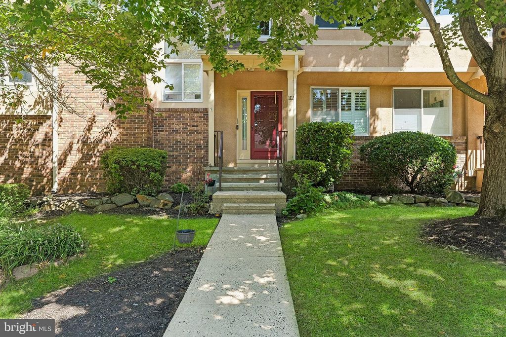 112 KINGSLAND CIR, SOUTH BRUNSWICK, NJ 08852 — photo 2