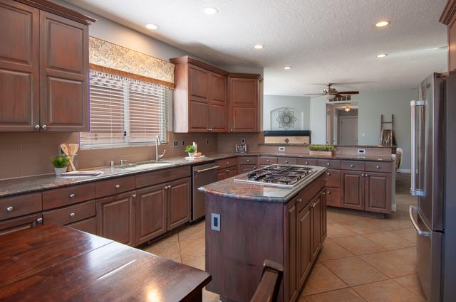 11216 Los Lagos NE, Albuquerque, NM 87111