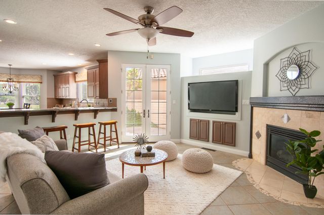 11216 Los Lagos NE, Albuquerque, NM 87111