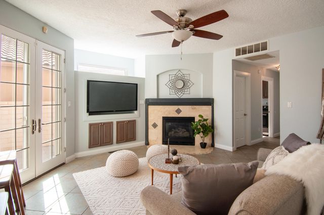 11216 Los Lagos NE, Albuquerque, NM 87111
