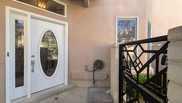 11216 Los Lagos NE, Albuquerque, NM 87111