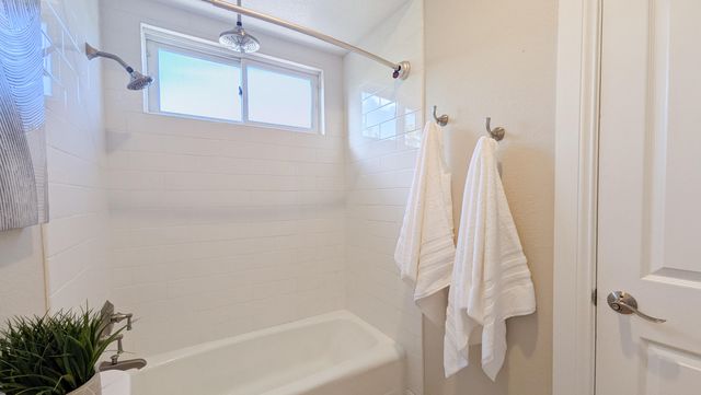 11216 Los Lagos NE, Albuquerque, NM 87111