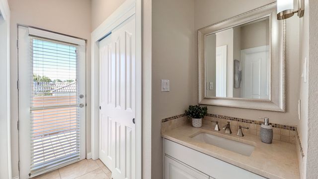 11216 Los Lagos NE, Albuquerque, NM 87111