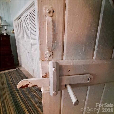 121 Ohara Circle, Hendersonville, NC 28739