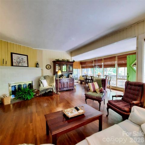 121 Ohara Circle, Hendersonville, NC 28739