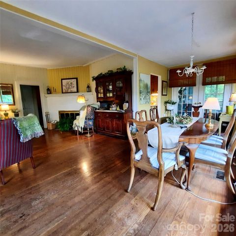 121 Ohara Circle, Hendersonville, NC 28739