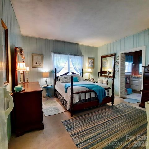 121 Ohara Circle, Hendersonville, NC 28739