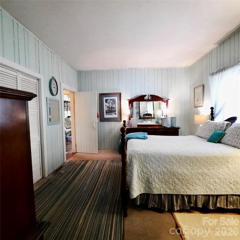 121 Ohara Circle, Hendersonville, NC 28739