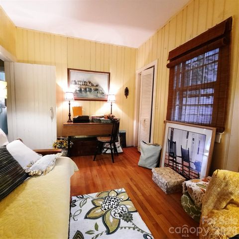 121 Ohara Circle, Hendersonville, NC 28739