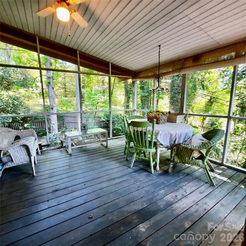 121 Ohara Circle, Hendersonville, NC 28739