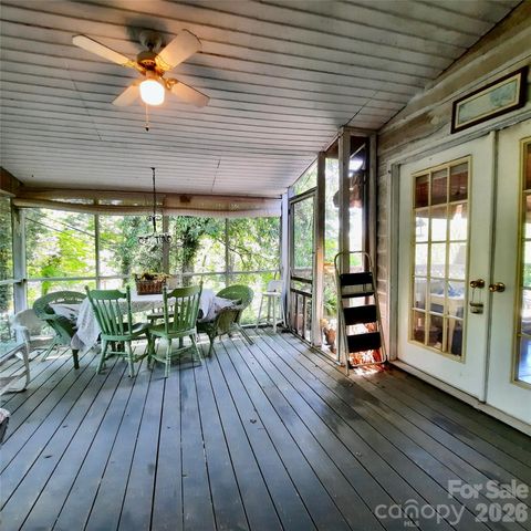 121 Ohara Circle, Hendersonville, NC 28739