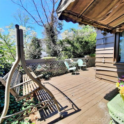 121 Ohara Circle, Hendersonville, NC 28739